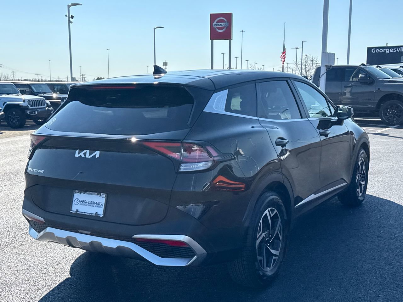Used 2024 Kia Sportage LX image 3