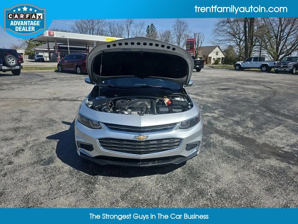 Used 2017 Chevrolet Malibu LT w/ Leather Package image 10