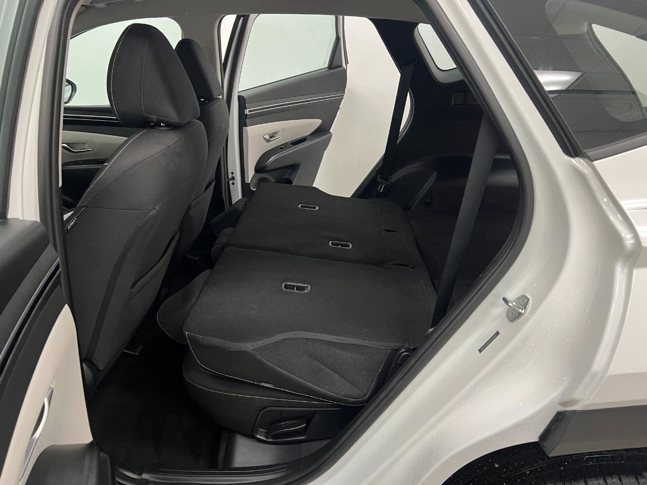 Used 2024 Hyundai Tucson SE image 28