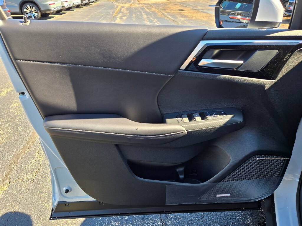 New 2026 Mitsubishi Outlander SE AWD/4WD image 18