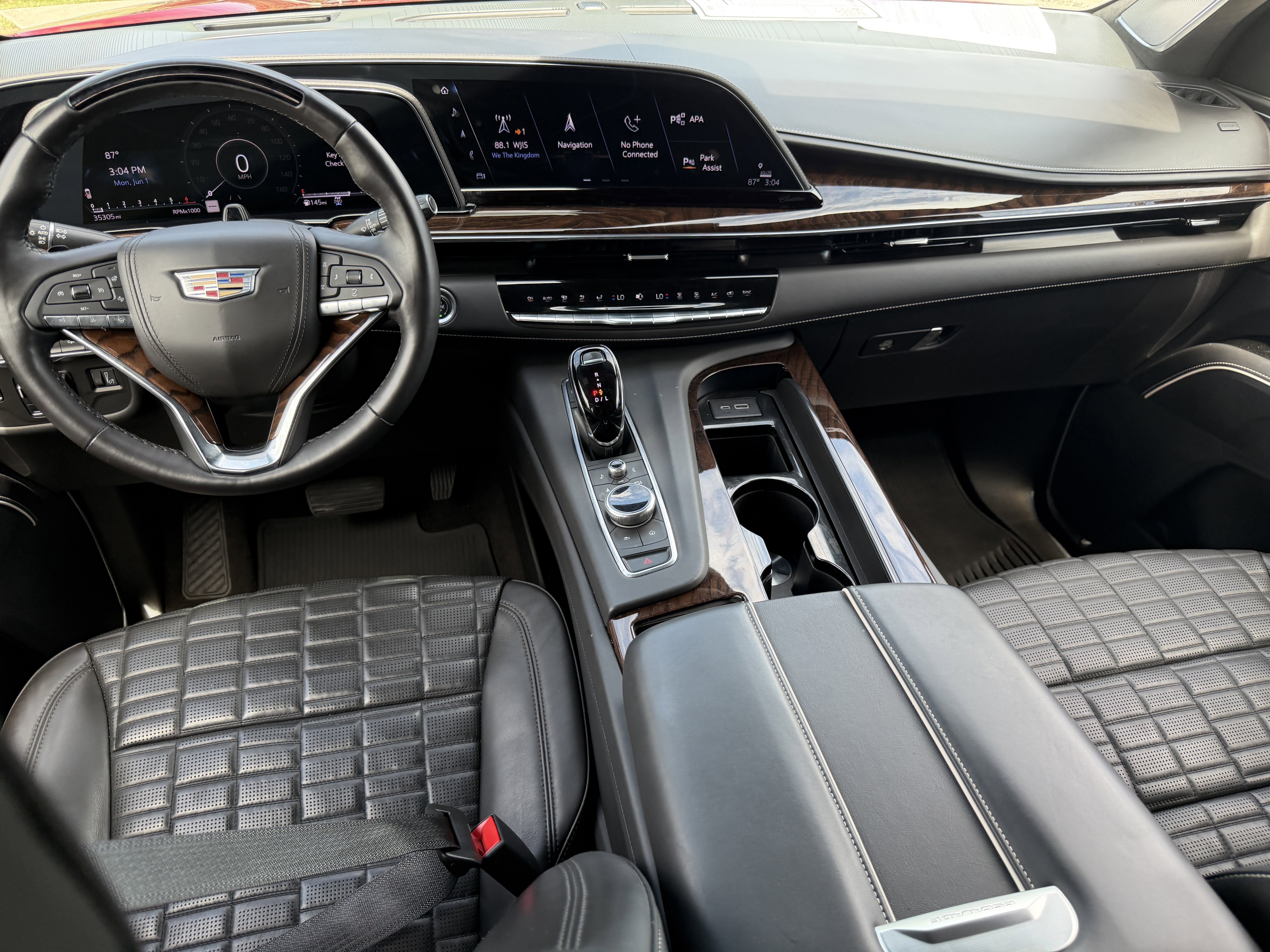 Used 2022 Cadillac Escalade Sport Platinum AWD/4WD image 14