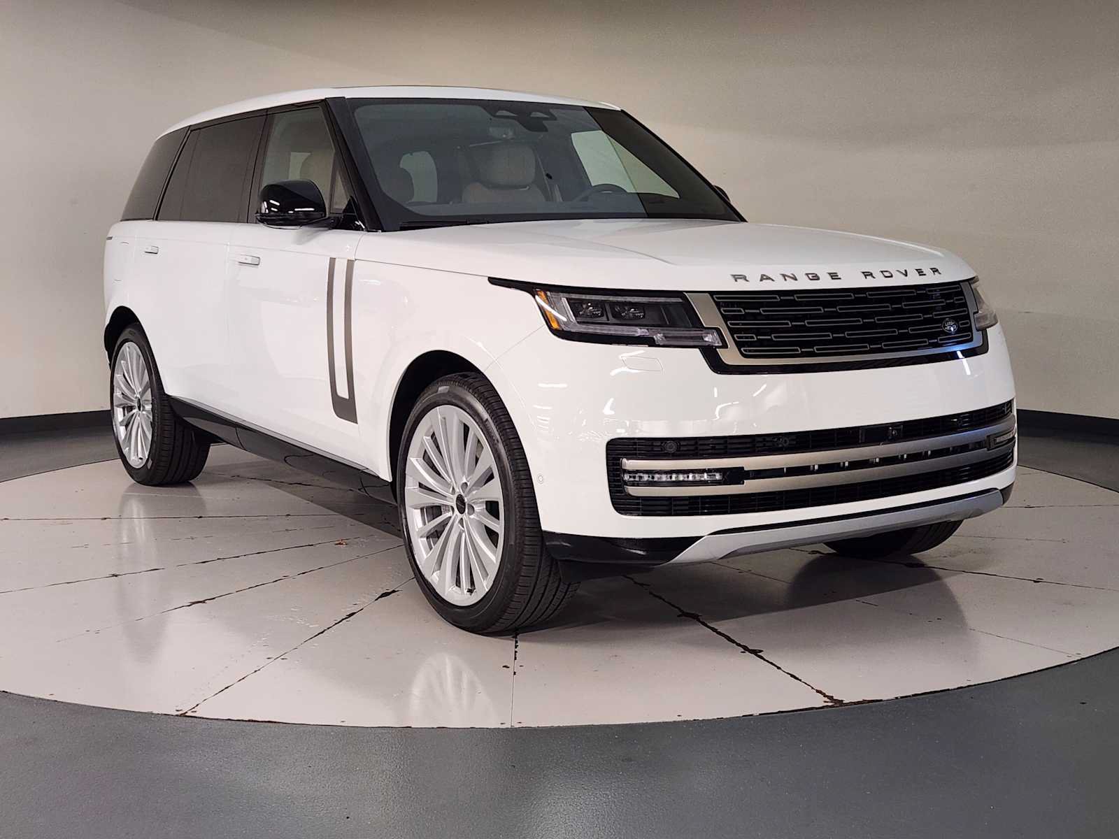 New 2026 Land Rover Range Rover Long Wheelbase SE AWD/4WD image 7