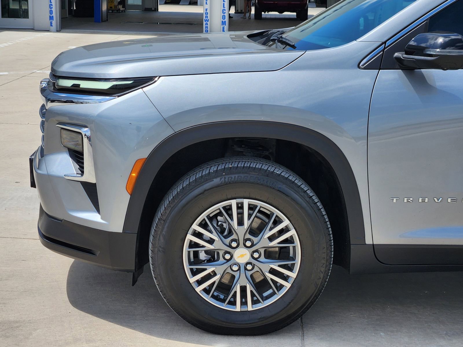 Used 2024 Chevrolet Traverse LT image 9