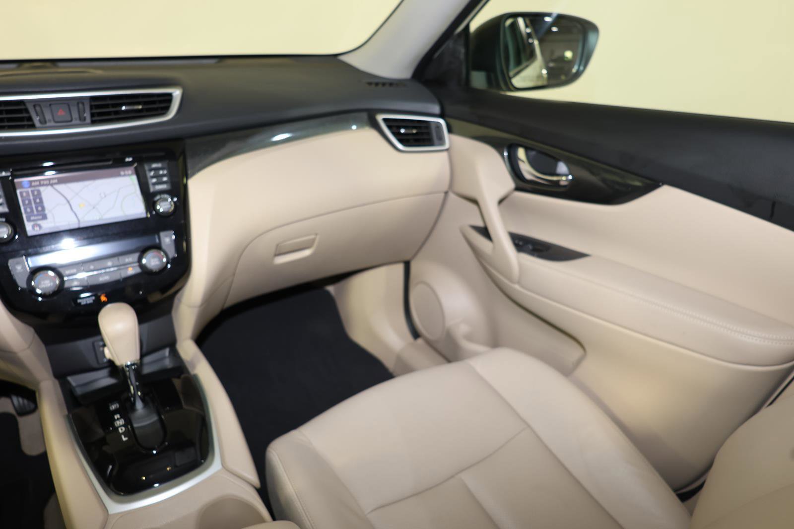 Used 2015 Nissan Rogue SL image 7