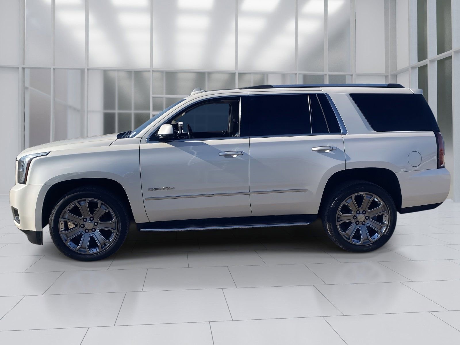 Used 2015 GMC Yukon Denali w/ Open Road Package image 3