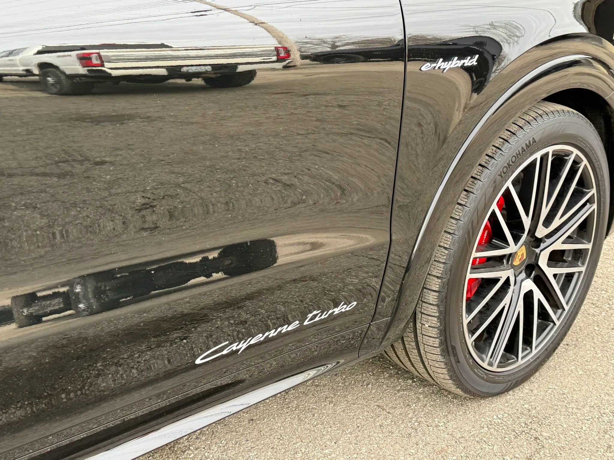 Used 2024 Porsche Cayenne Turbo image 21