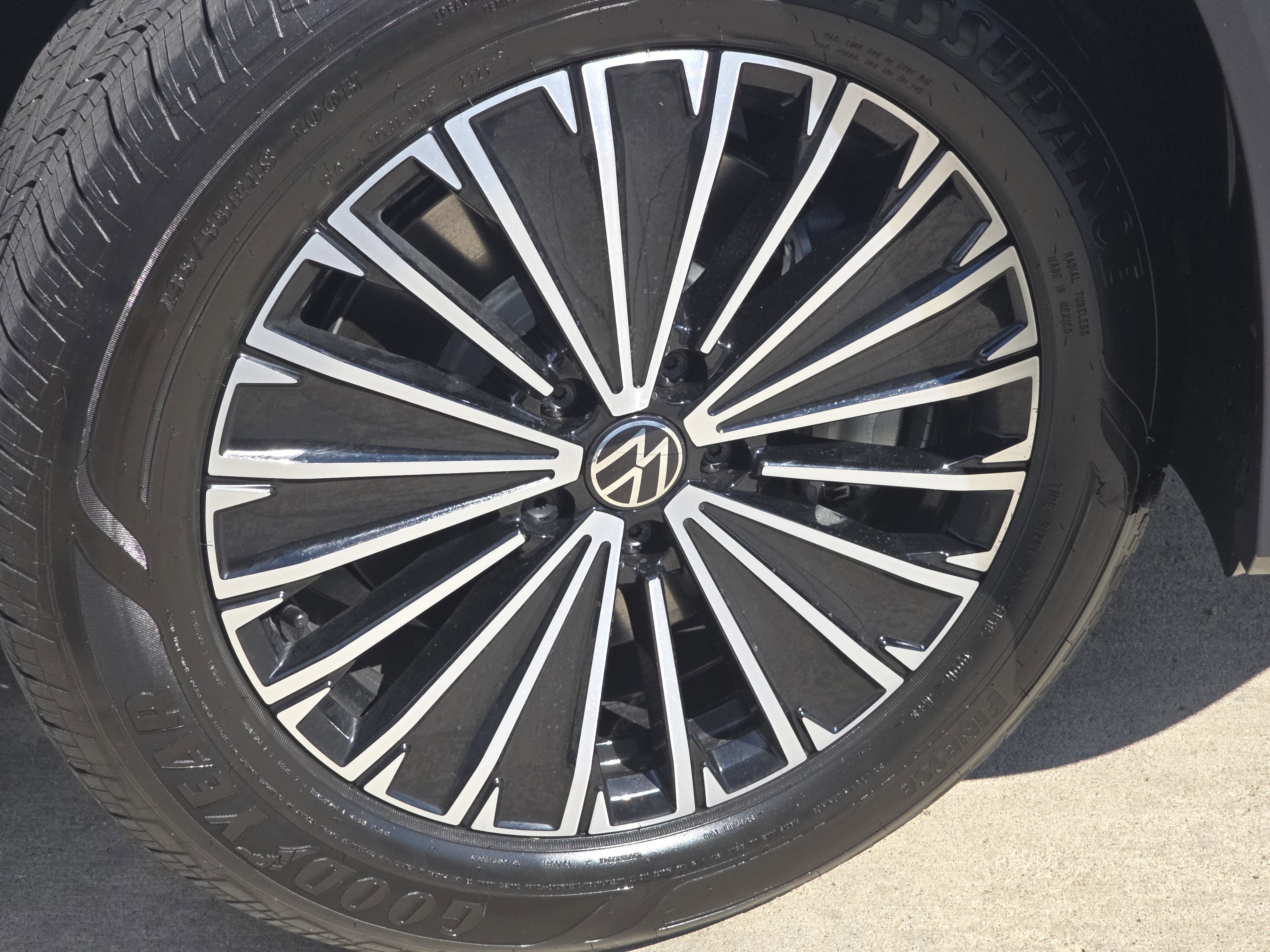 New 2025 Volkswagen Tiguan S image 13