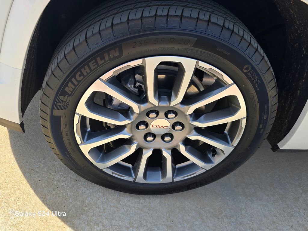 Used 2023 GMC Acadia Denali w/ Denali Ultimate Package FWD image 10