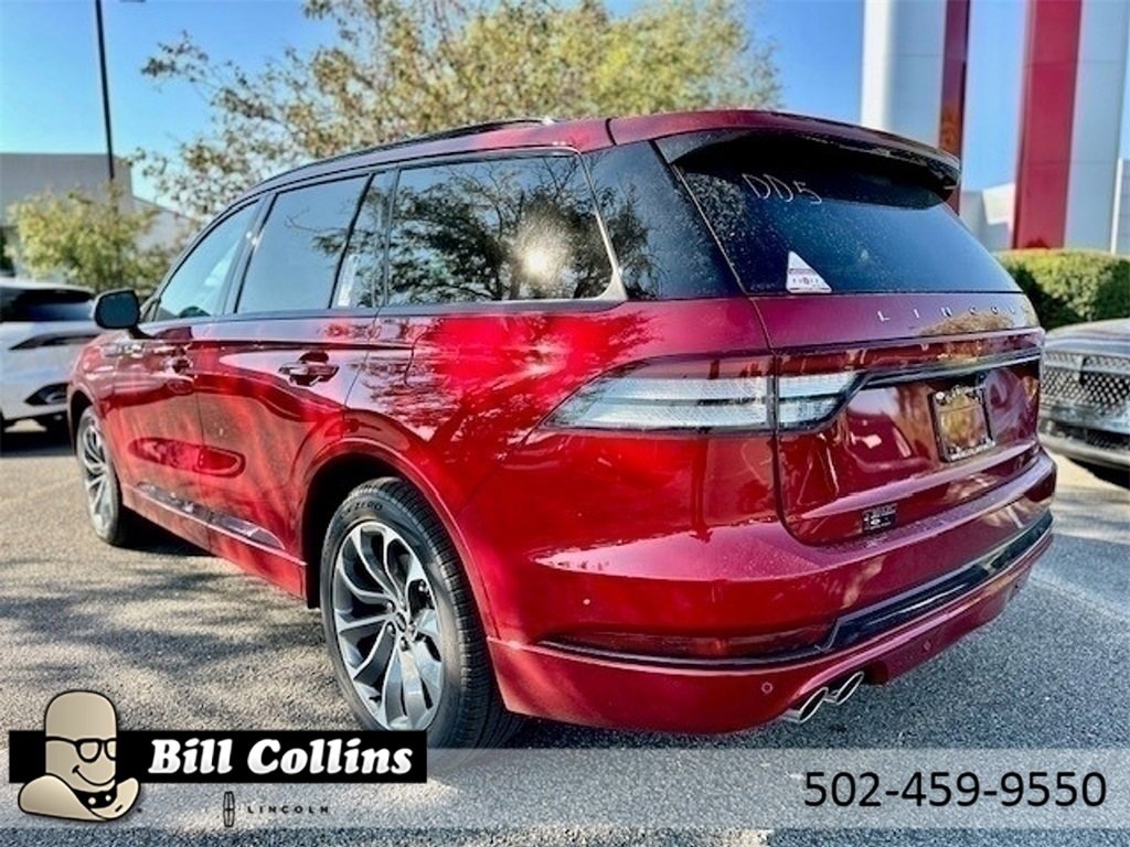 New 2025 Lincoln Aviator AWD w/ Jet Appearance Package image 8
