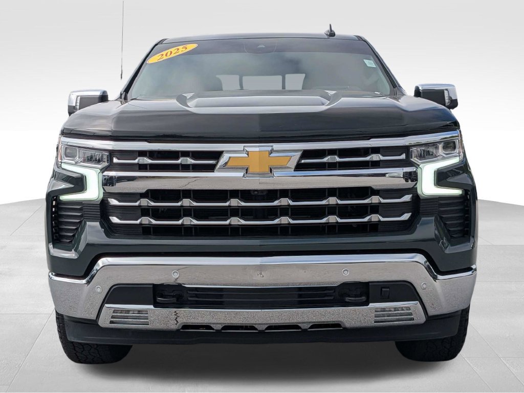 Used 2025 Chevrolet Silverado 1500 LTZ w/ LTZ Premium Package AWD/4WD image 8