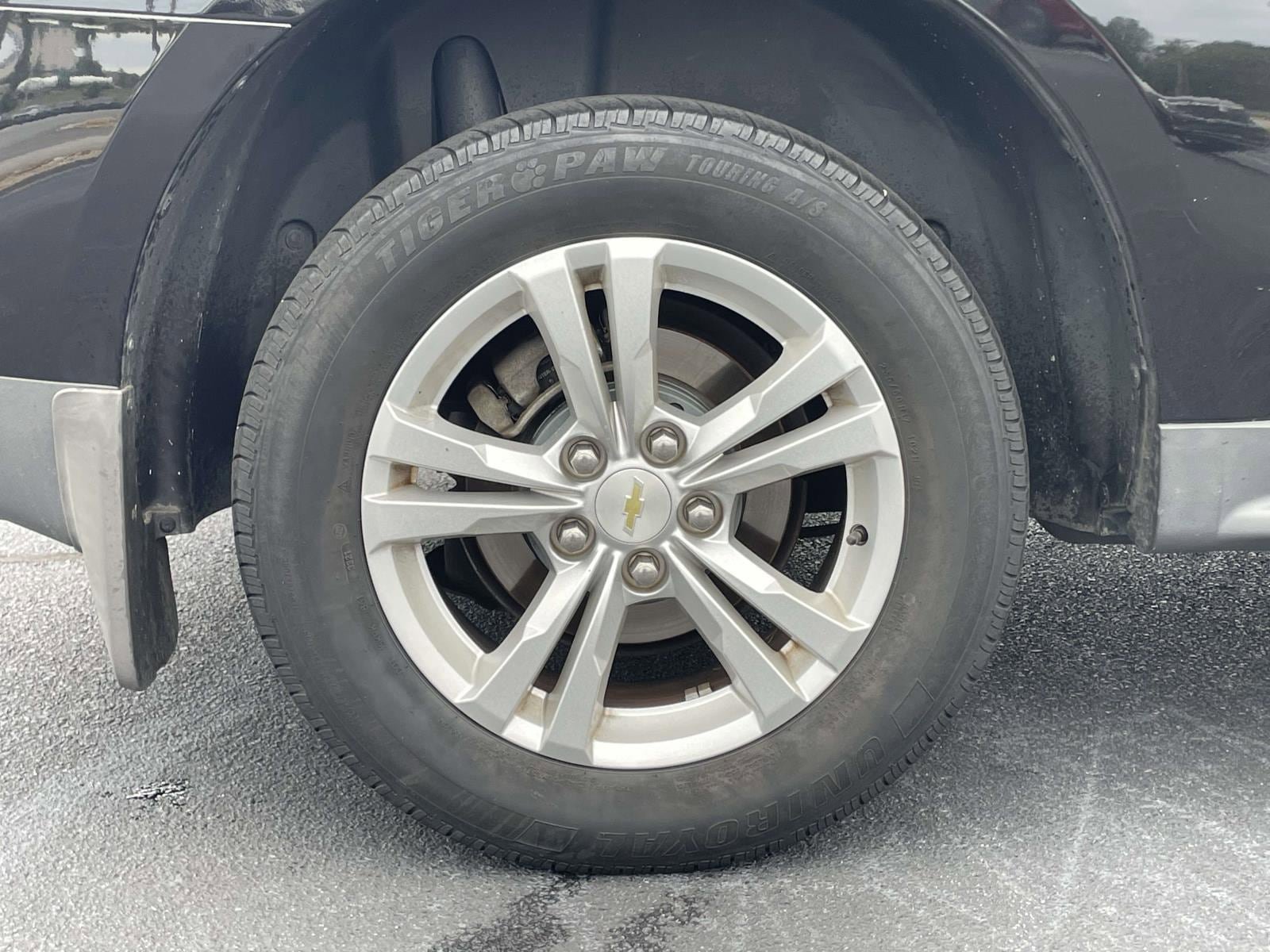 Used 2017 Chevrolet Equinox LT w/ Convenience Package FWD image 9