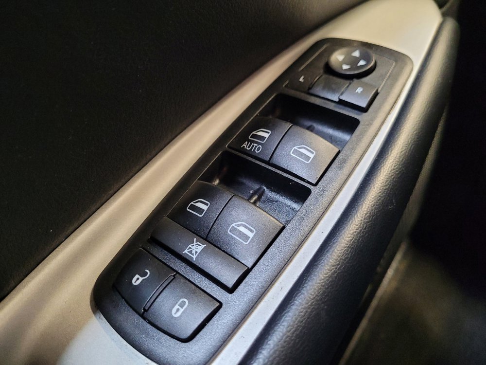 Used 2020 Dodge Journey SE image 27