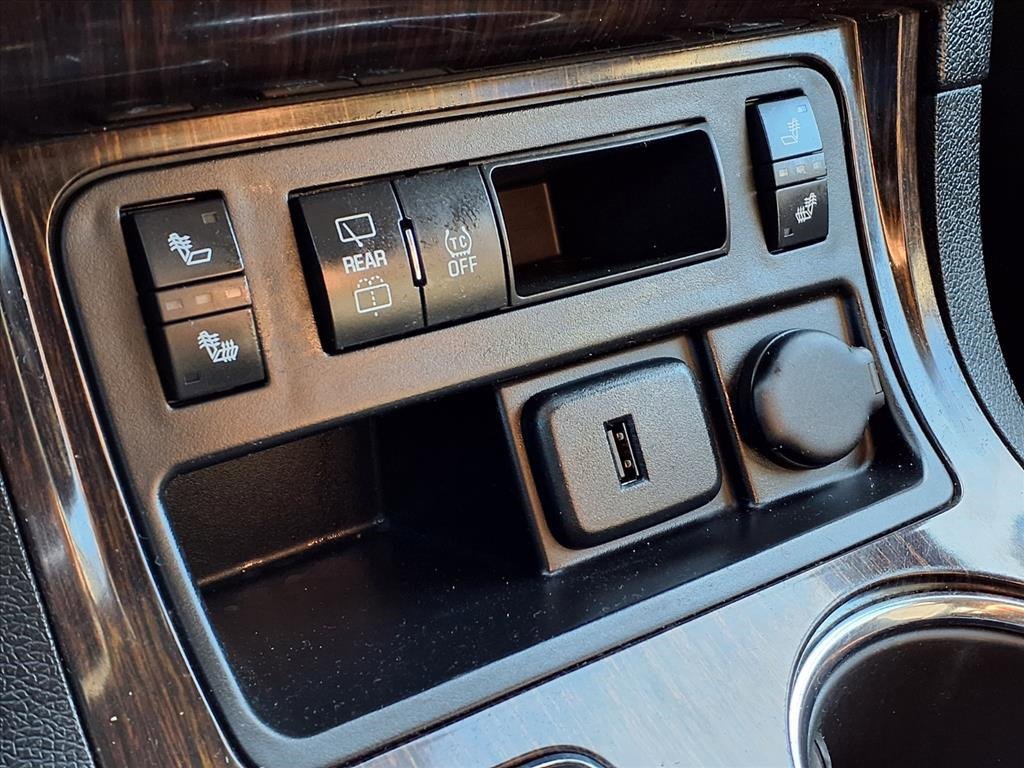 Used 2015 Chevrolet Traverse LT w/ Style and Technology Package image 21