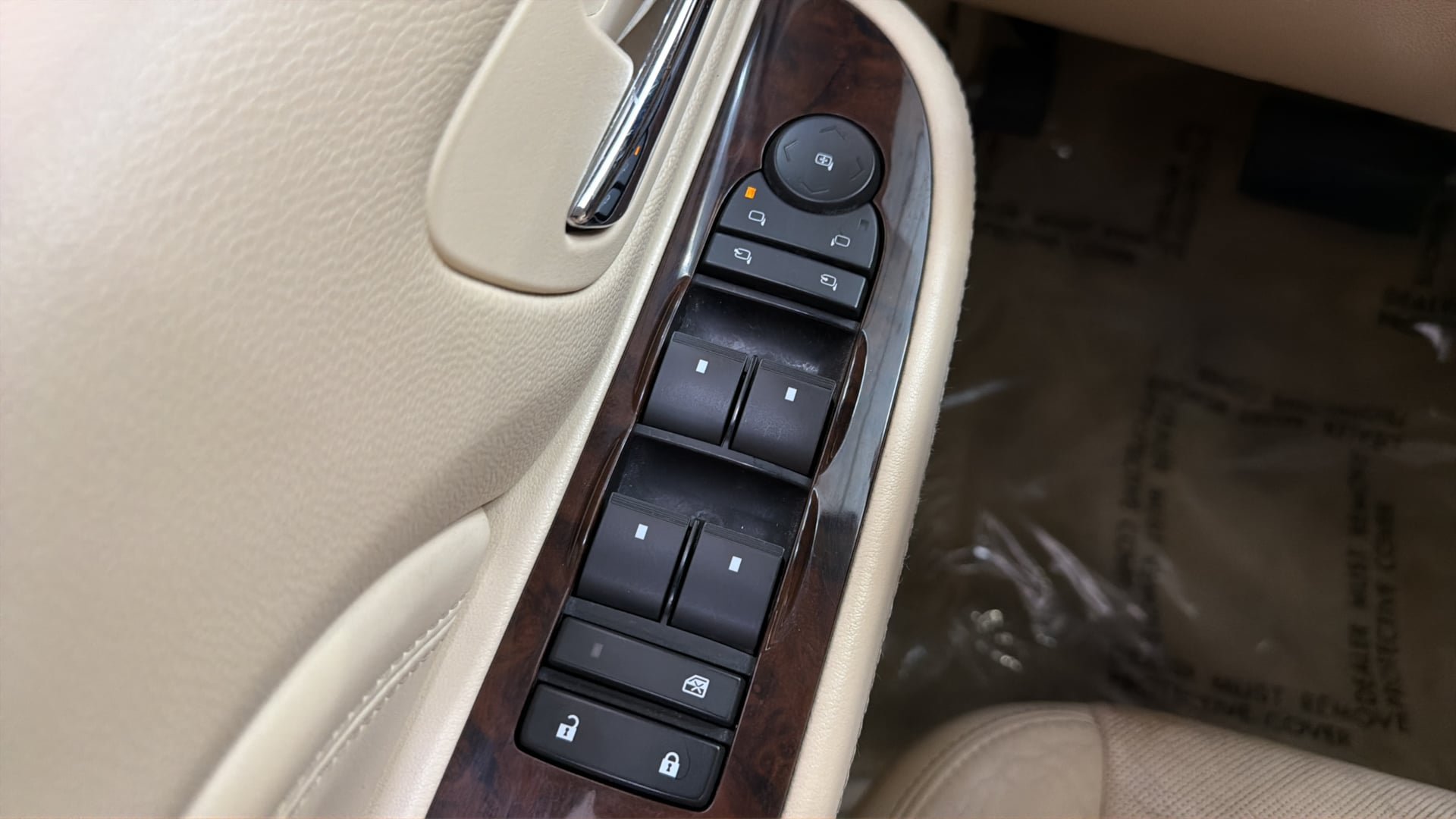 Used 2007 Cadillac Escalade AWD w/ Climate Package image 23