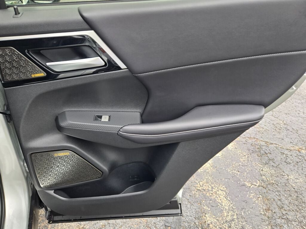 New 2026 Mitsubishi Outlander SE AWD/4WD image 9