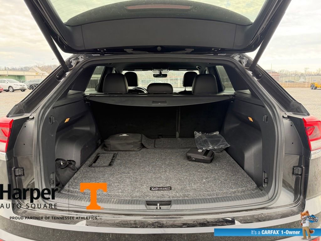 Used 2023 Volkswagen Atlas Cross Sport SE w/ Black Wheel Package image 19