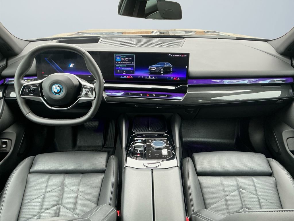 Used 2024 BMW i5 eDrive40i image 12