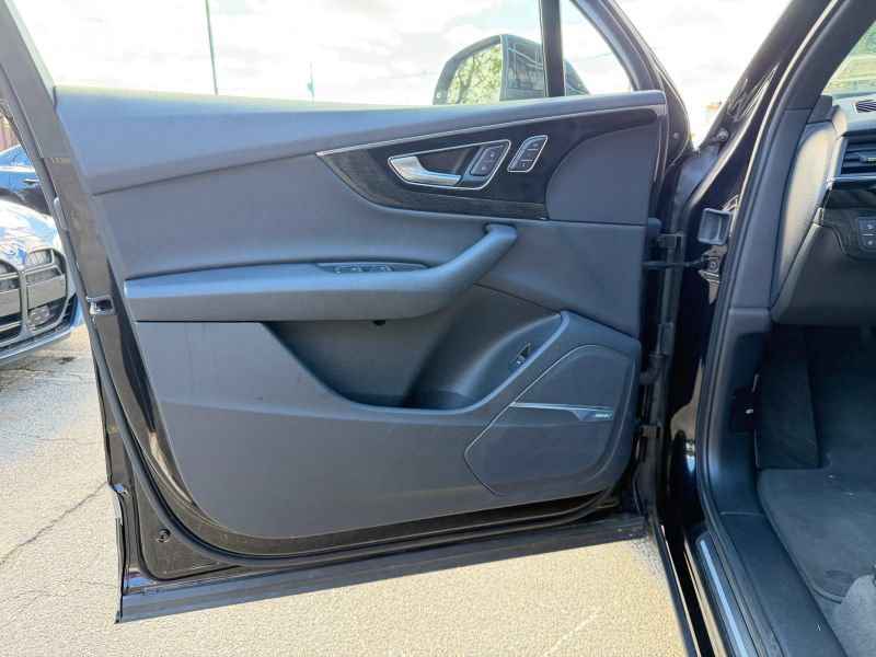Used 2019 Audi Q7 3.0T Premium Plus w/ Premium Plus Package AWD/4WD image 10