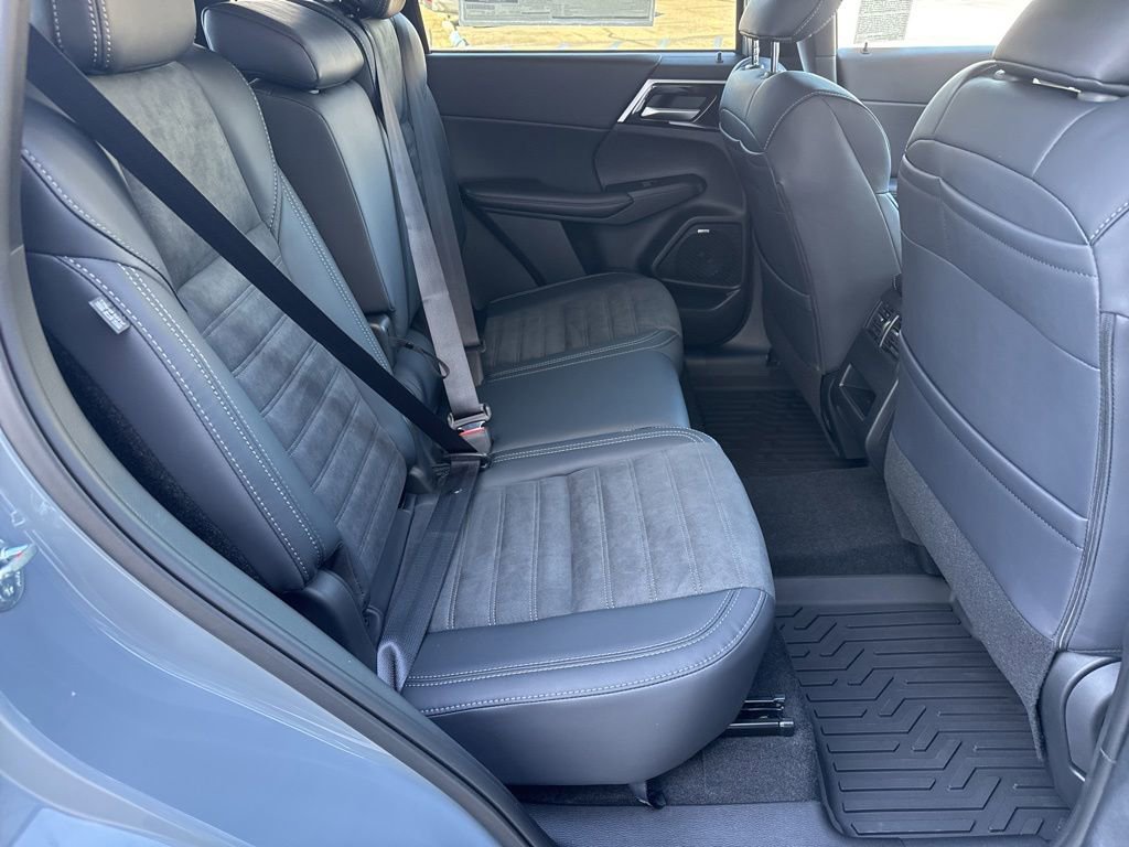 New 2026 Mitsubishi Outlander AWD image 31