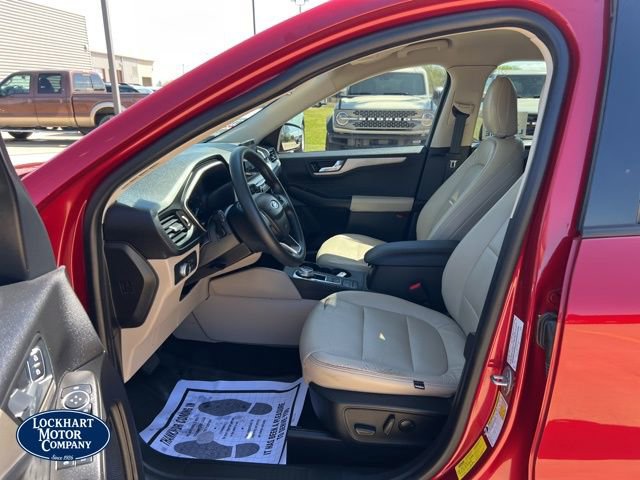 Used 2020 Ford Escape SE image 11