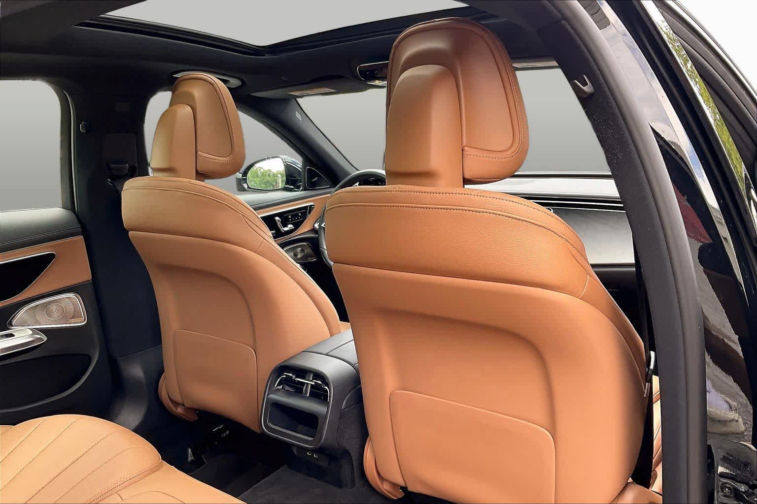 Used 2025 Mercedes-Benz E 350 4MATIC Sedan image 20