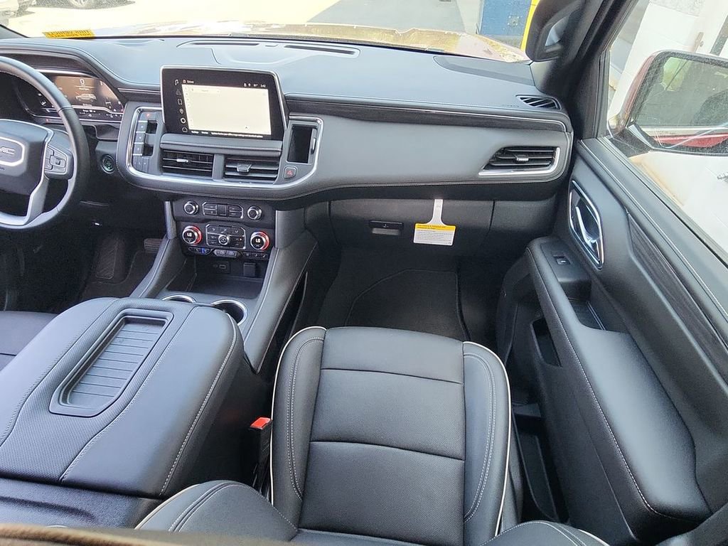 Used 2024 GMC Yukon SLT w/ SLT Premium Package image 29