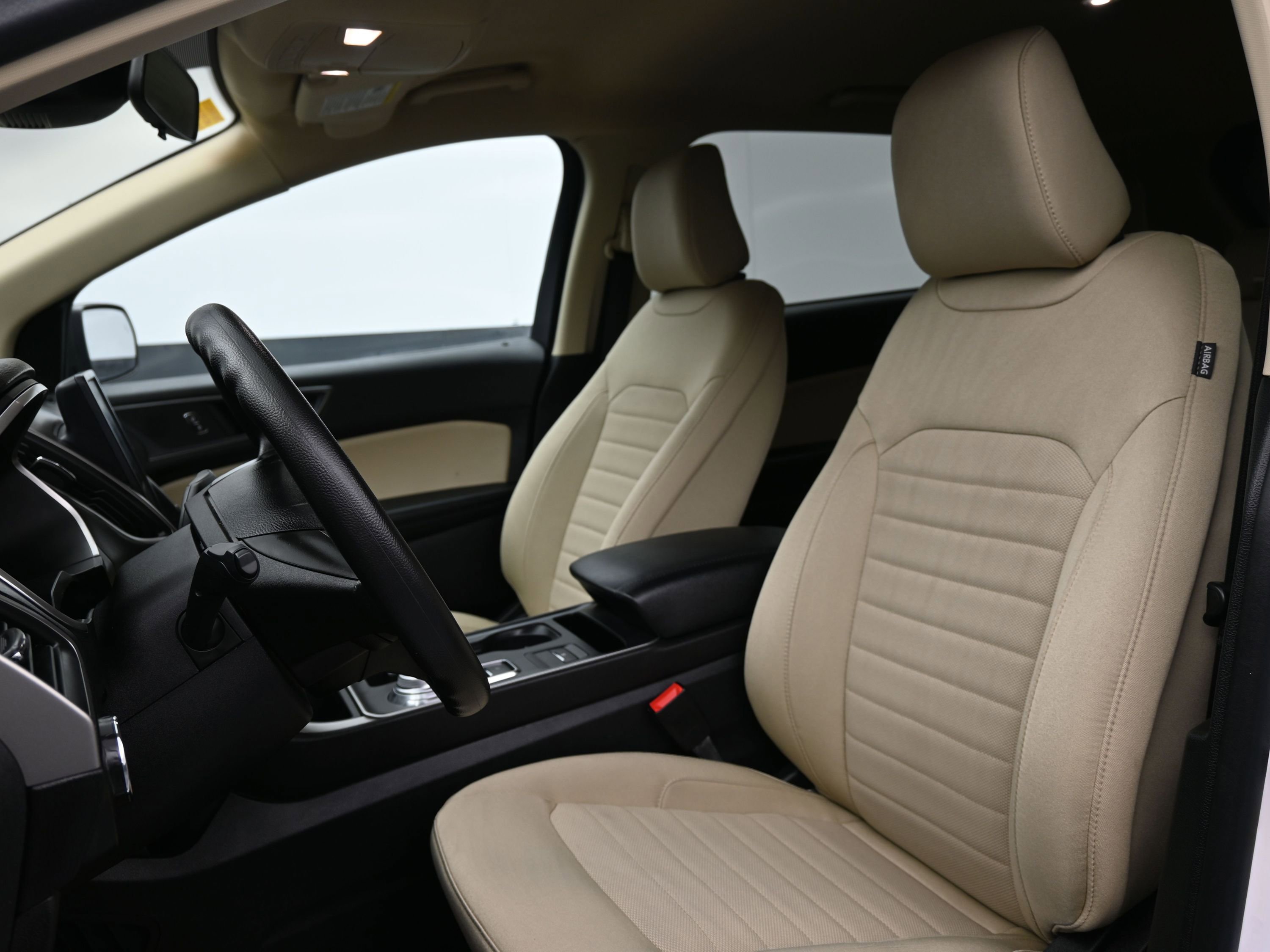 Used 2021 Ford Edge SE image 15