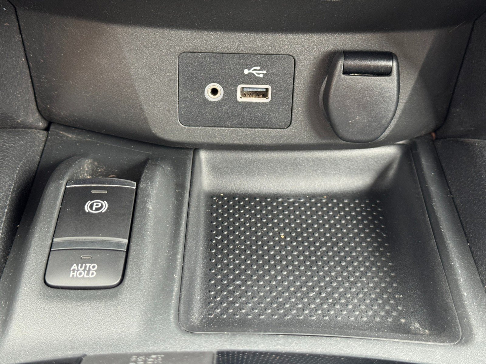 Used 2019 Nissan Rogue SV w/ Premium Package FWD image 28