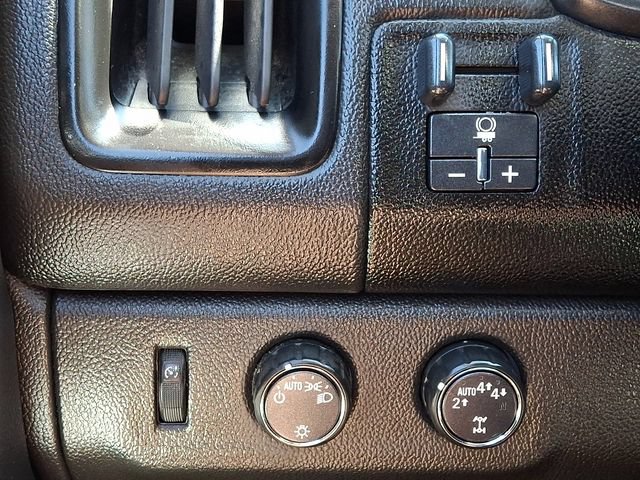 Used 2017 Chevrolet Colorado LT AWD/4WD image 24