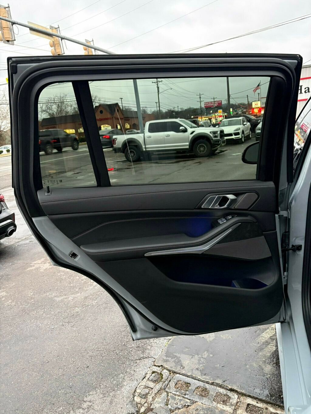 Used 2023 BMW X7 xDrive40i w/ M Sport Package image 20