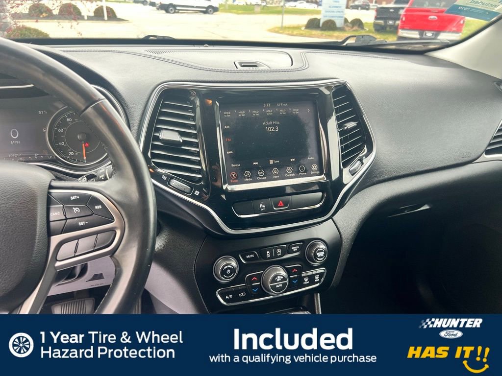 Used 2019 Jeep Cherokee Limited image 10