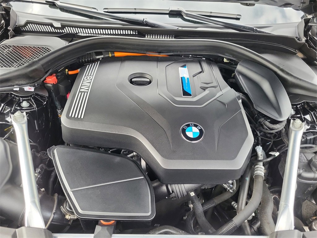 Used 2022 BMW 530e xDrive 530e iPerformance w/ Premium Package image 35