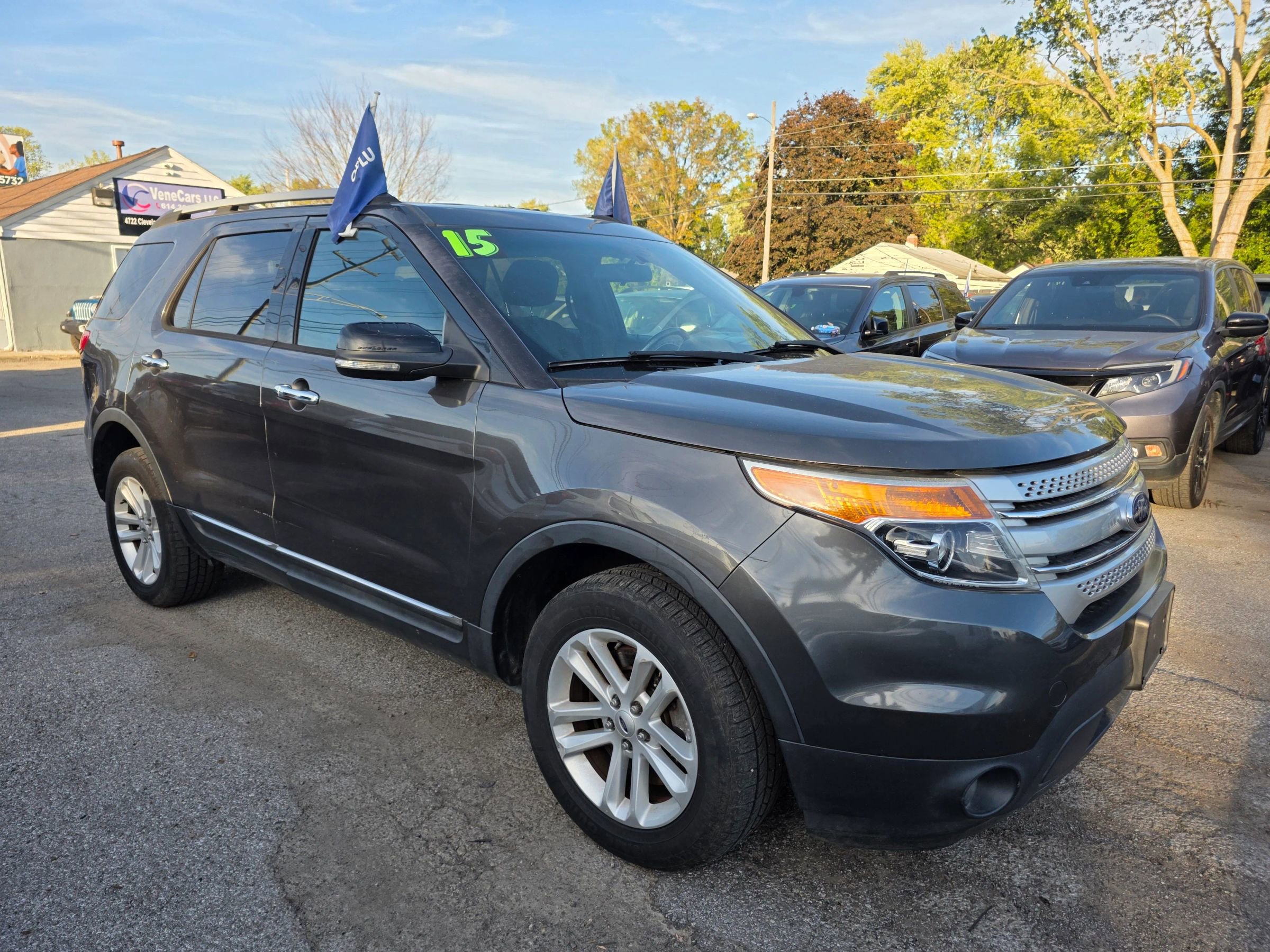 Used 2015 Ford Explorer XLT image 4