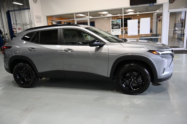 New 2026 Chevrolet Trax LT w/ Sunroof Package FWD image 4