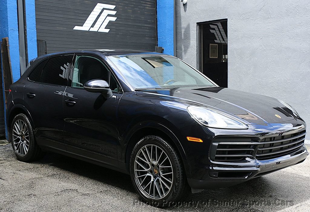 Used 2022 Porsche Cayenne Platinum Edition AWD/4WD image 3