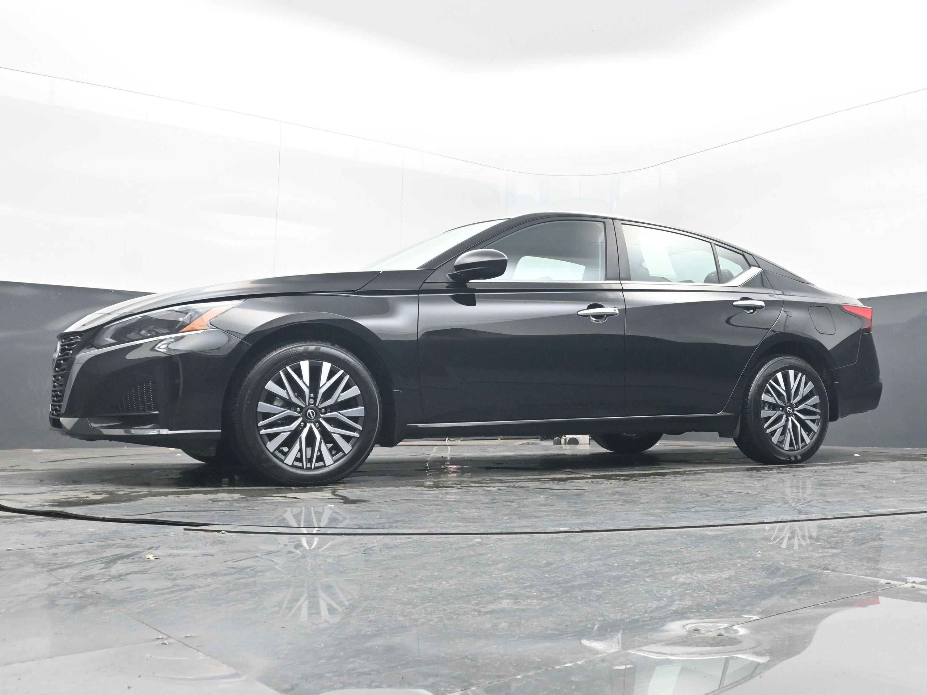 Certified 2025 Nissan Altima 2.5 SV image 25