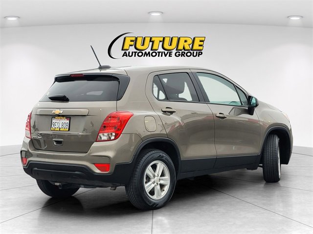 Used 2022 Chevrolet Trax LS w/ Tint and Cruise Package image 4