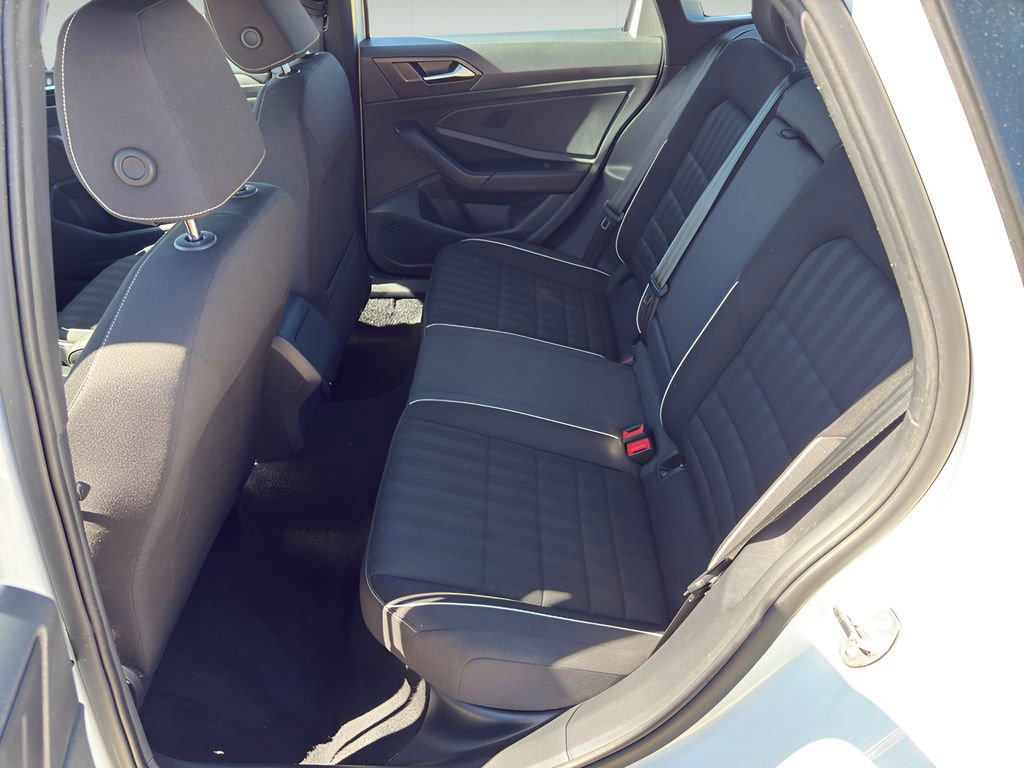 Used 2024 Volkswagen Jetta Sport image 15