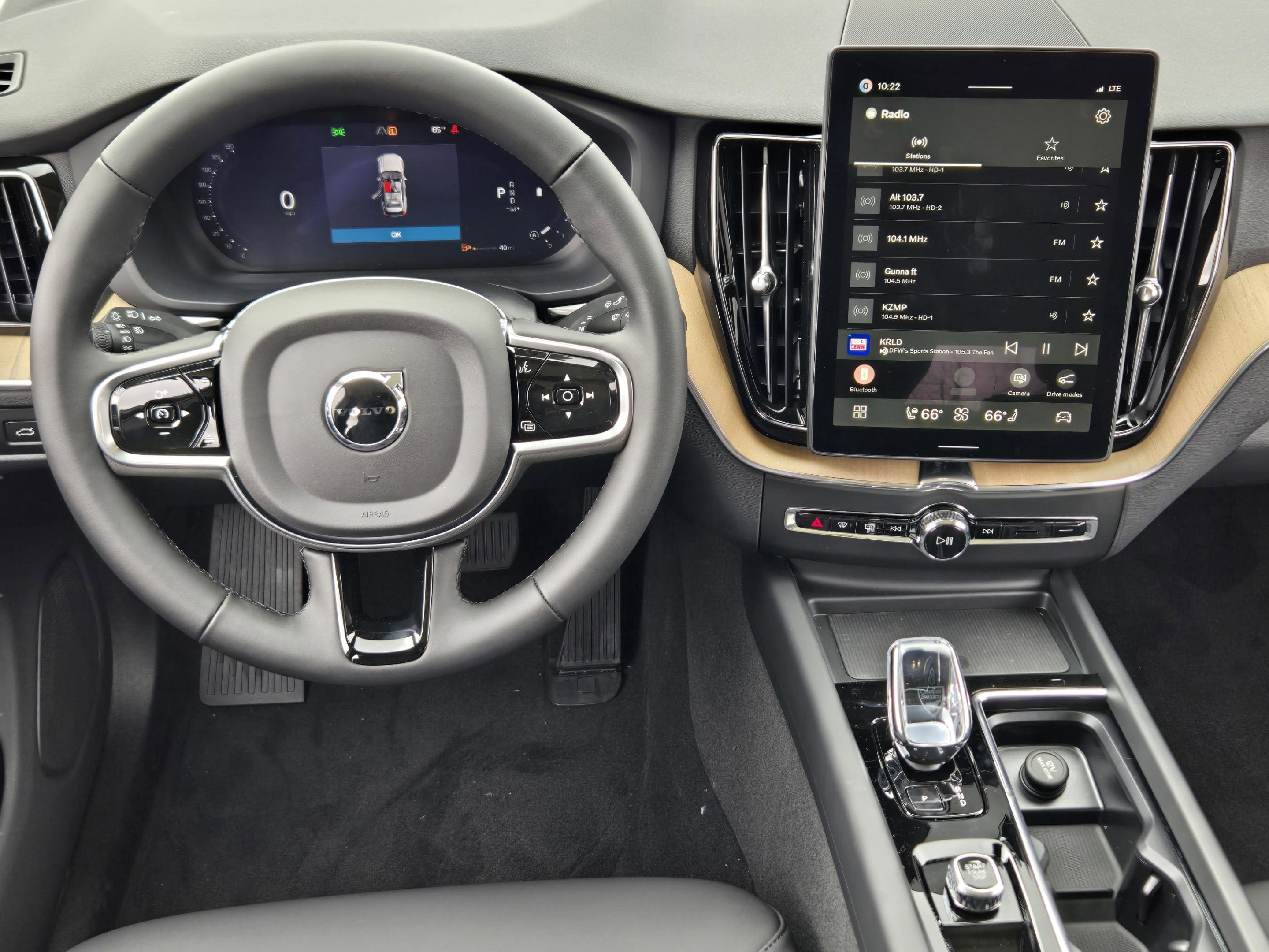 New 2026 Volvo XC60 B5 Plus w/ Protection Package Premier AWD/4WD image 21