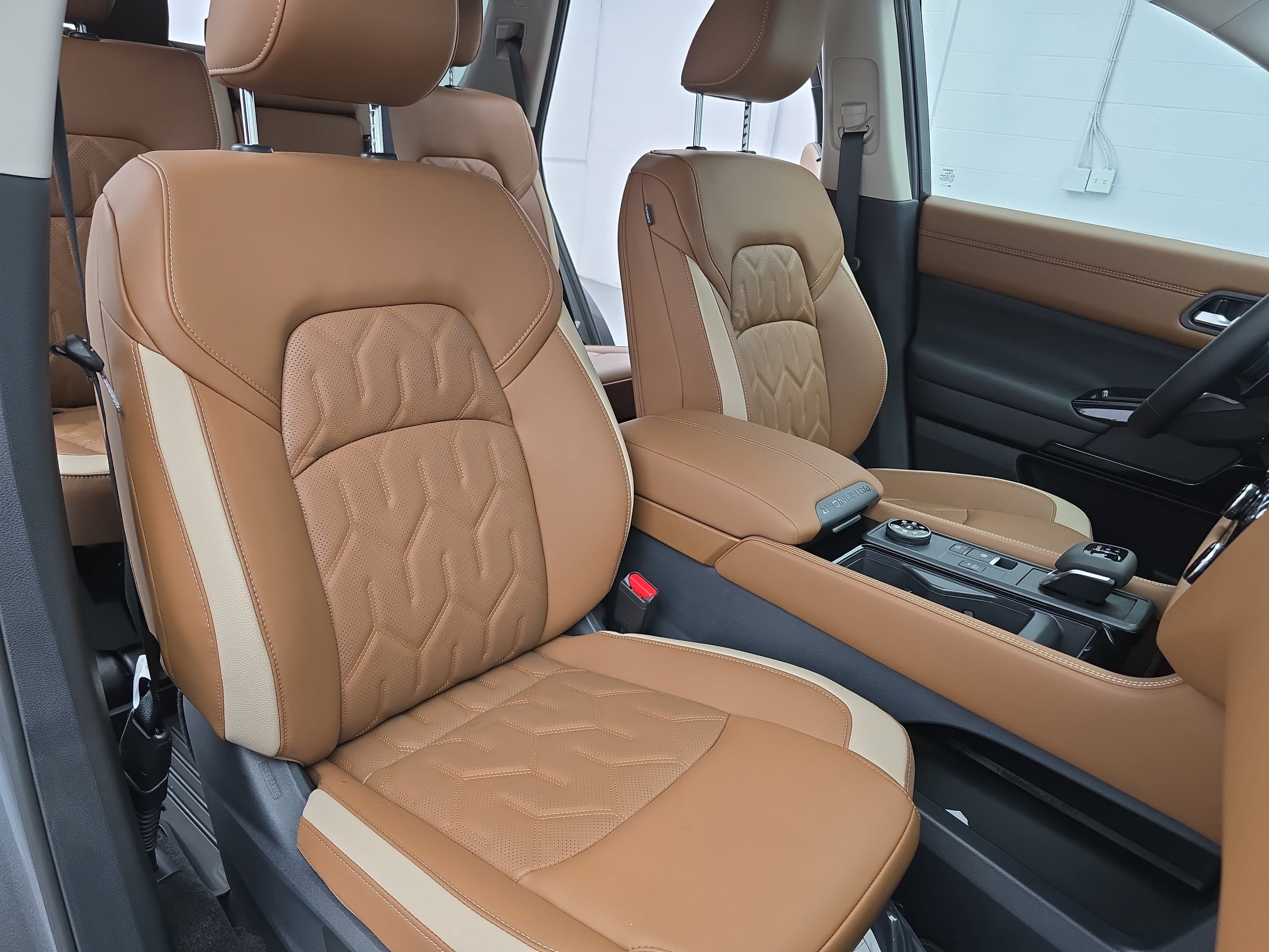 New 2026 Nissan Pathfinder Platinum AWD/4WD image 10