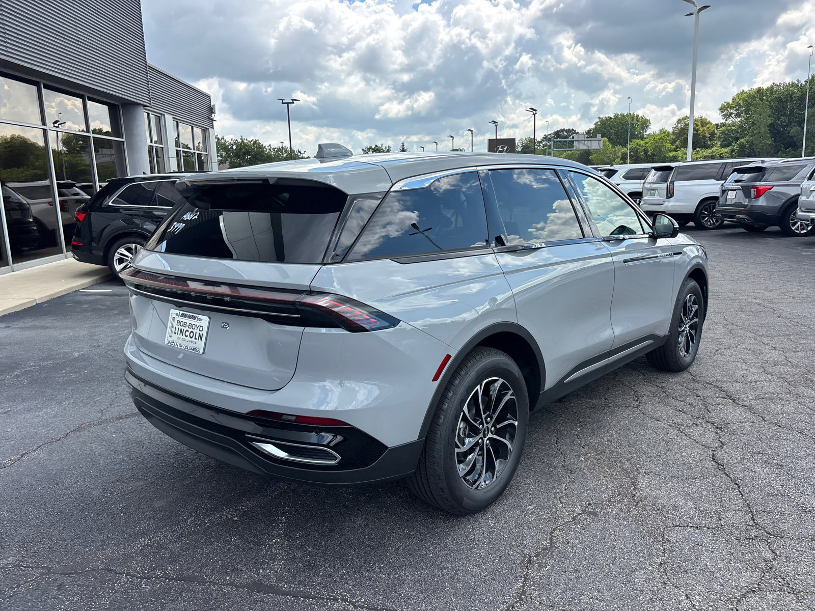 New 2026 Lincoln Nautilus Premier AWD/4WD image 7