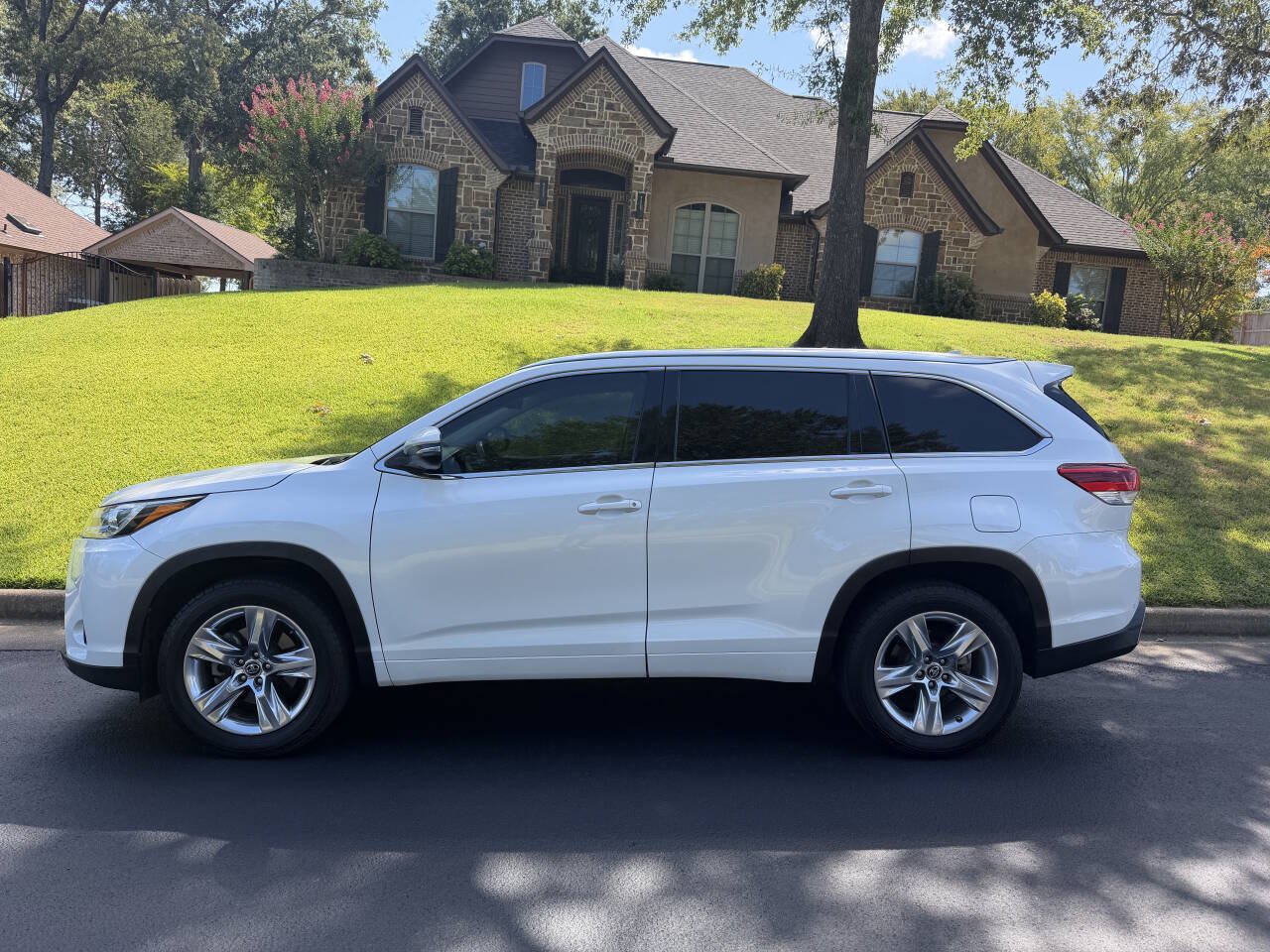 Used 2017 Toyota Highlander Limited