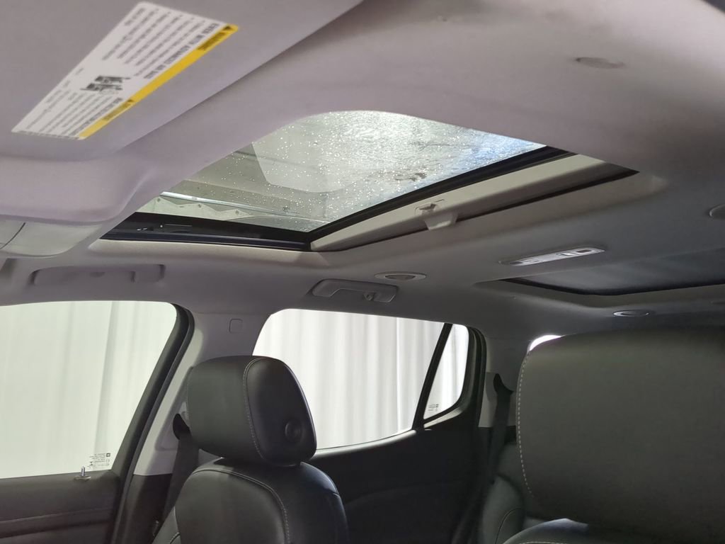 Used 2022 GMC Acadia SLT w/ LPO, Floor Liner Package image 23