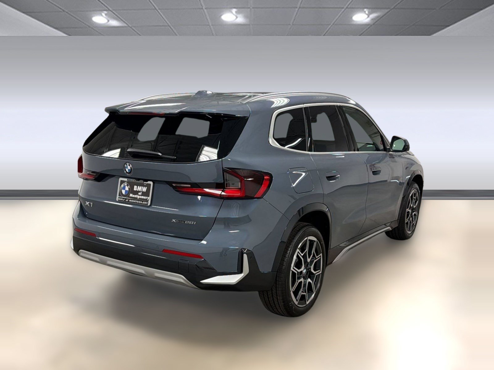New 2026 BMW X1 xDrive28i w/ Technology Package AWD/4WD image 9