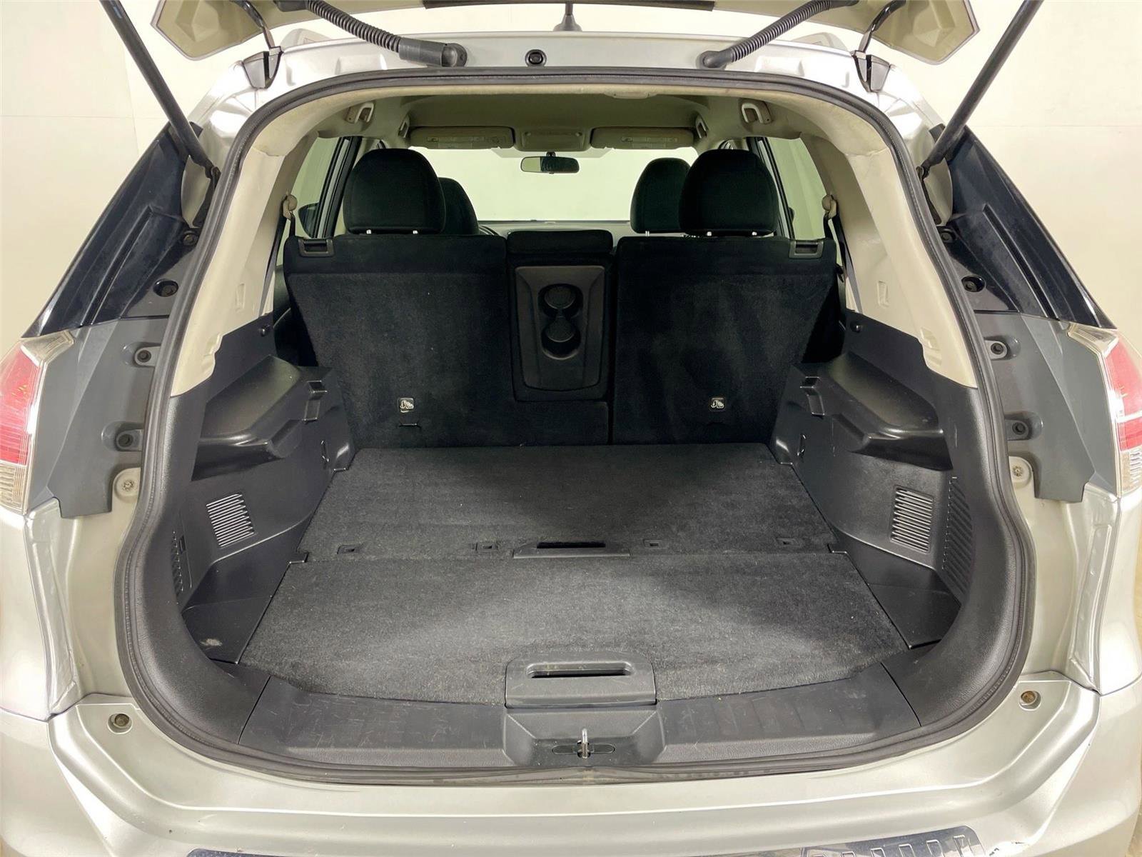 Used 2014 Nissan Rogue SV FWD image 24