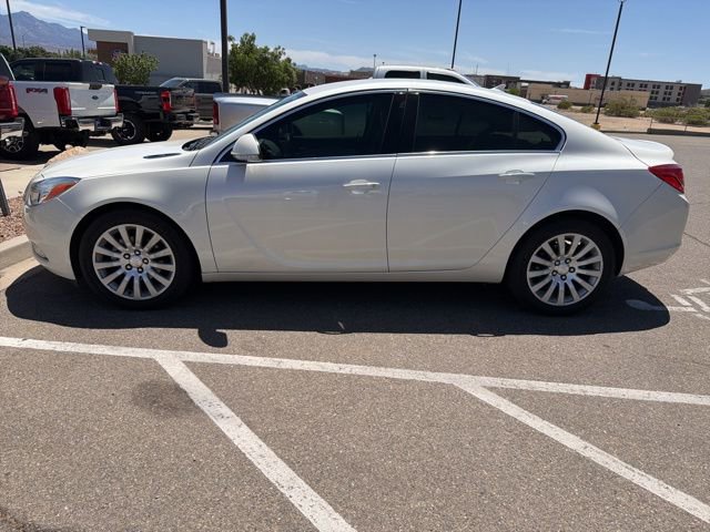 Used 2012 Buick Regal Leather FWD image 5
