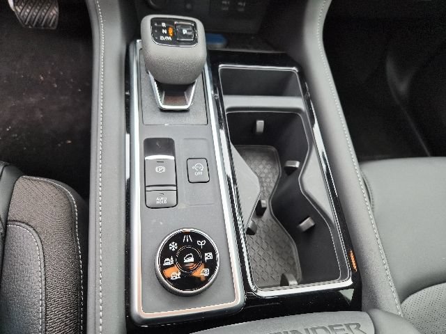 New 2026 Nissan Pathfinder SL w/ SL Premium Package AWD/4WD image 23