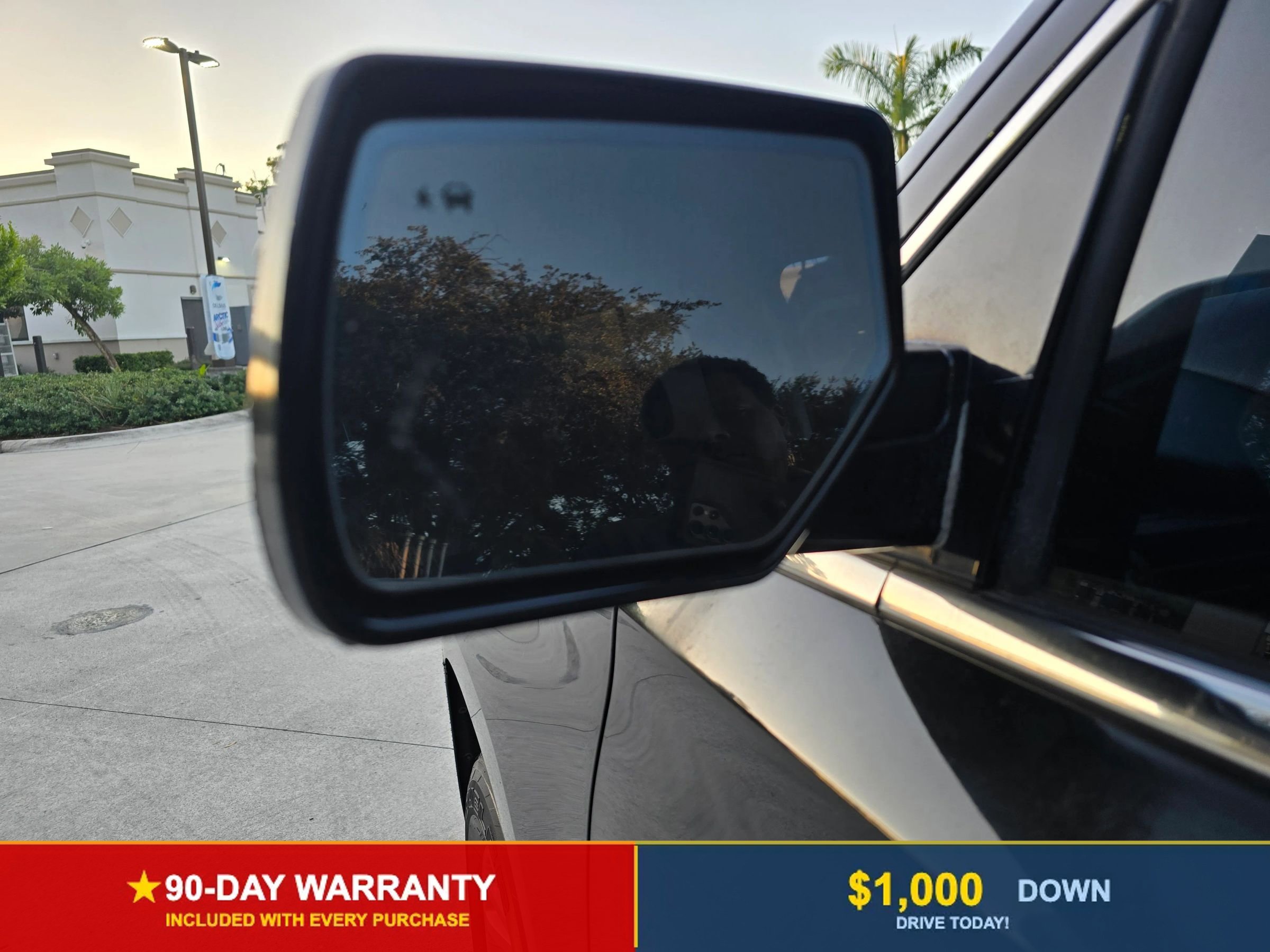 Used 2017 GMC Yukon XL SLT image 8