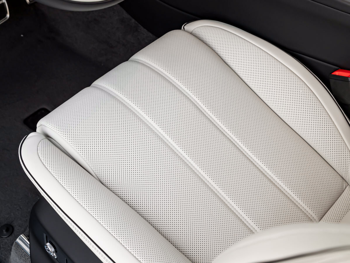 New 2027 Bentley Bentayga AWD/4WD image 17