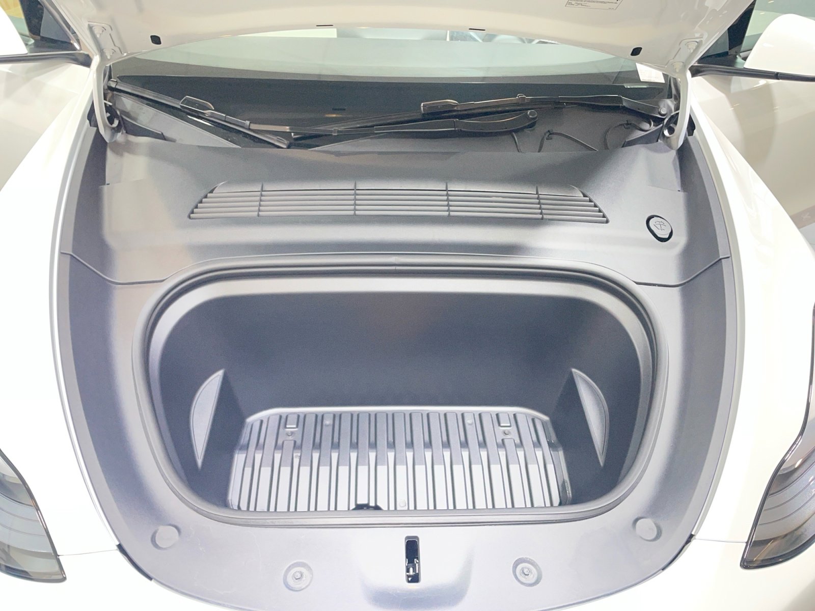 Used 2025 Tesla Model Y Performance image 20